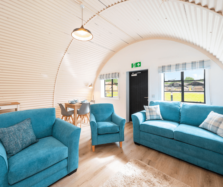Hut living room