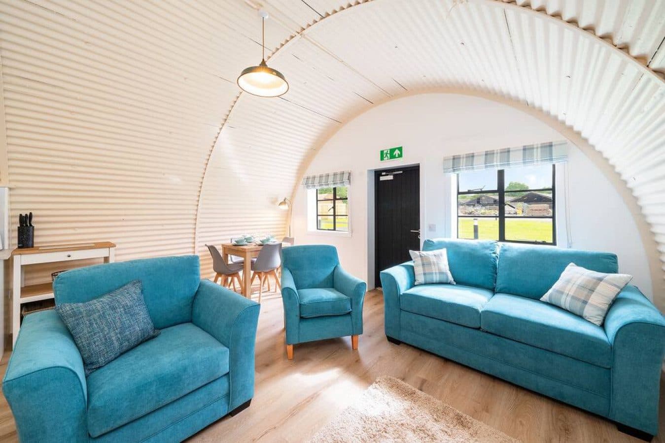 Hut lounge