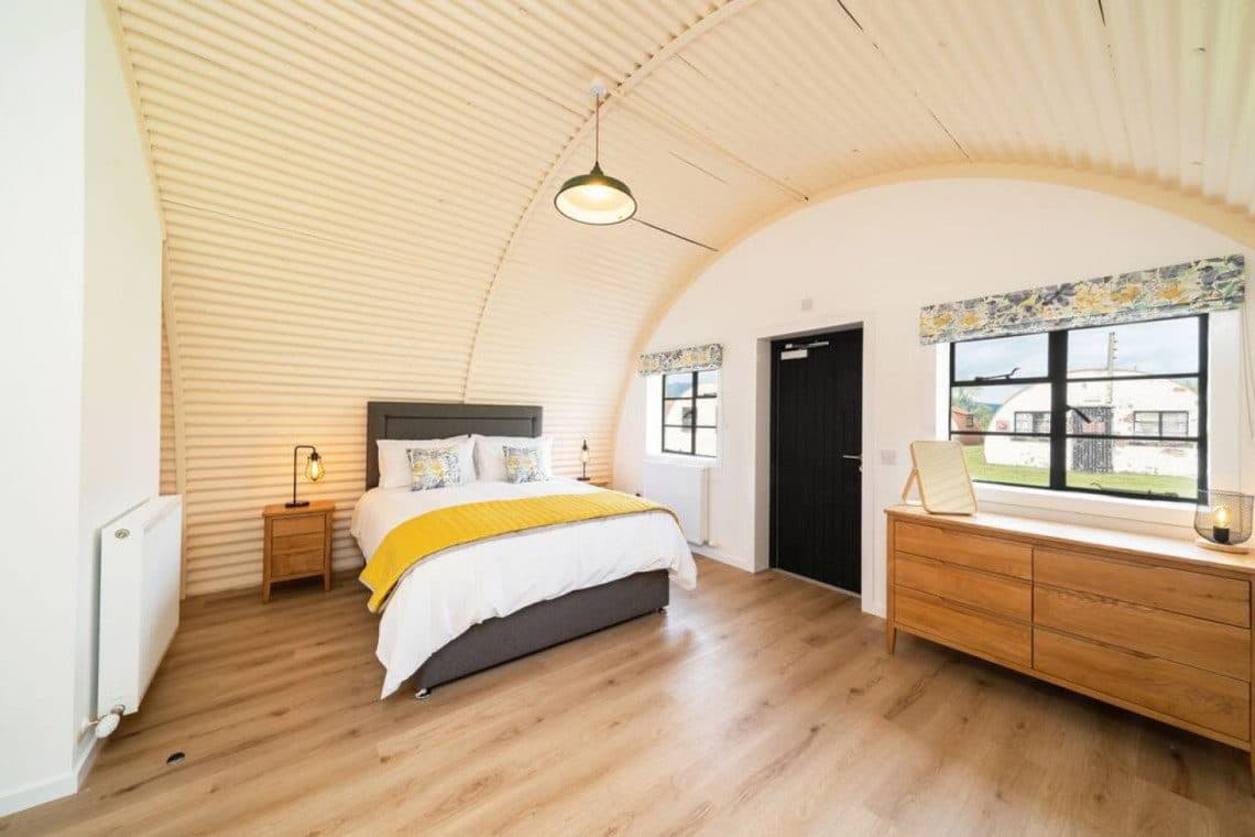 Hut bedroom